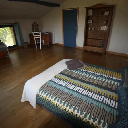 D'hotes De Jacobiel Bed and Breakfast